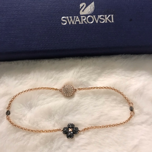 Swarovski Latisha Flower Remix Bracelet - Picture 5 of 6